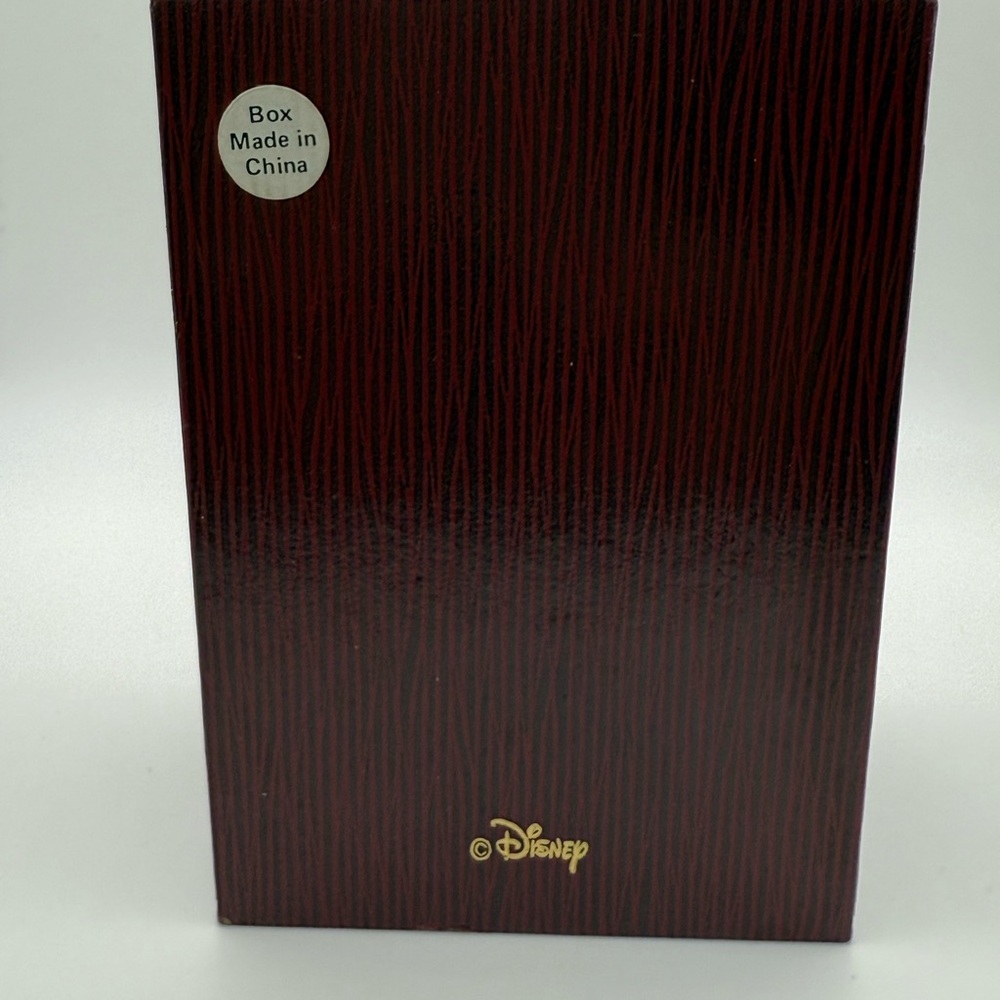 Maleficent Super Rare 12/25 AP “Sleep Tight” Disney Watch. Keeps good time. - Picture 8 of 11